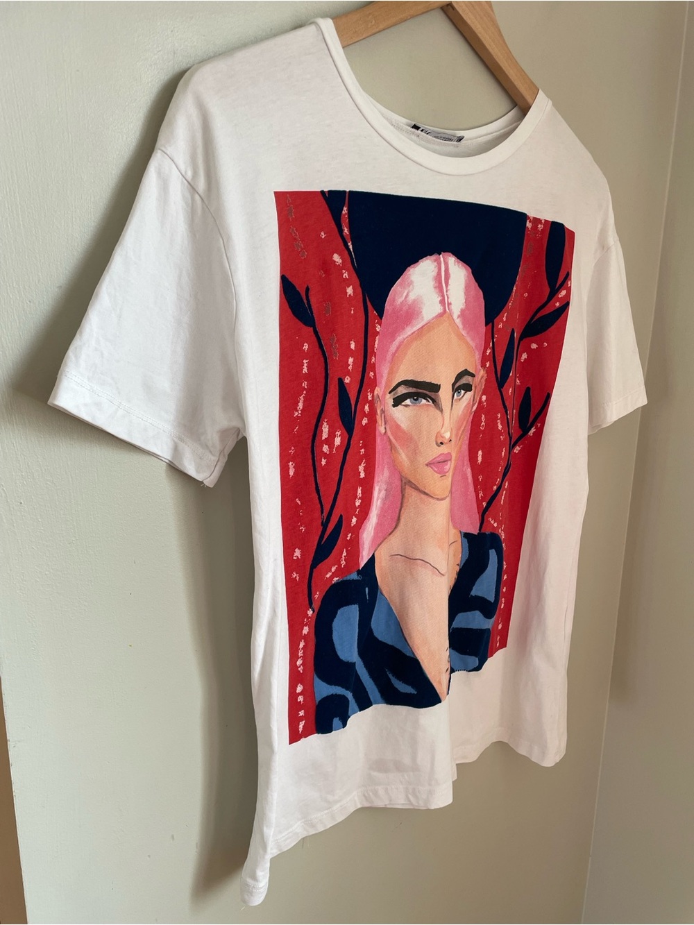 ZARA Graphic Portrait Tee White Pink Hair Woman Graphic T-Shirt Small Streetwear - Picture 2 of 7